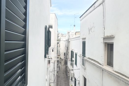 Monopoli Centro Storico – Ampio appartamento con esposizione angolare