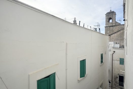 Monopoli Centro Storico – Ampio appartamento con esposizione angolare