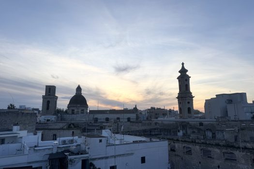 Monopoli Centro Storico – Ampio appartamento con esposizione angolare