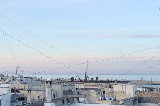 Monopoli Centro Storico – Ampio appartamento con esposizione angolare