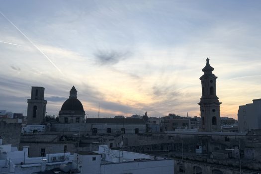 Monopoli Centro Storico – Ampio appartamento con esposizione angolare
