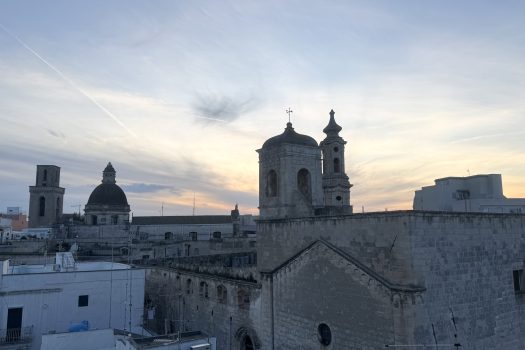 Monopoli Centro Storico – Ampio appartamento con esposizione angolare