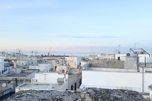 Monopoli Centro Storico – Ampio appartamento con esposizione angolare