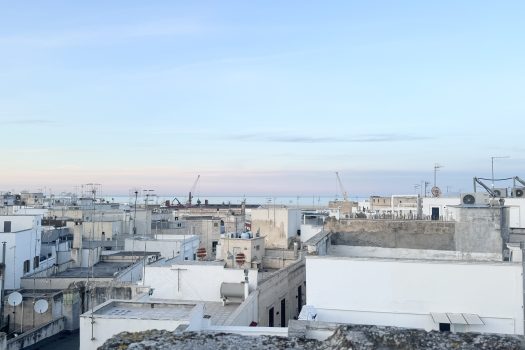 Monopoli Centro Storico – Ampio appartamento con esposizione angolare