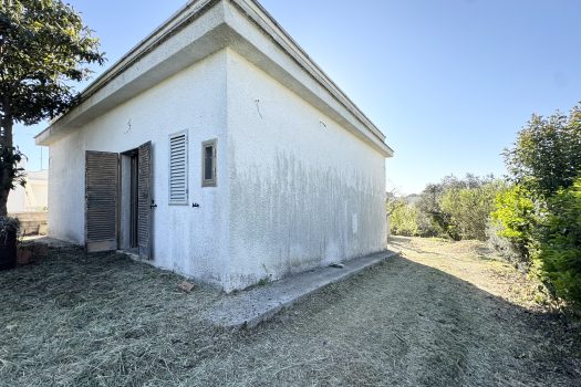 Martina Franca – Trullo con abitazione e giardino