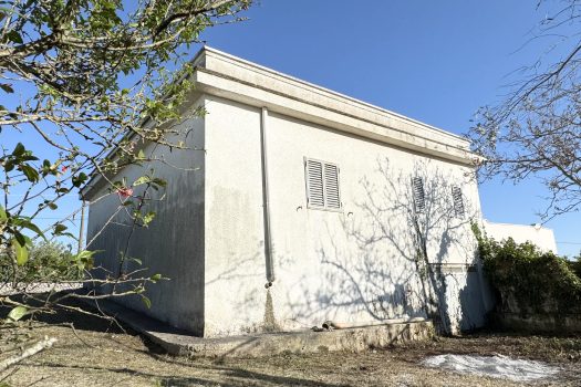 Martina Franca – Trullo con abitazione e giardino