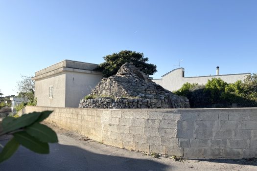 Martina Franca – Trullo con abitazione e giardino