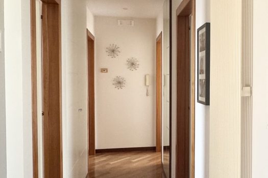Appartamento 129 mq con balconi, posto auto, luminoso 3° piano