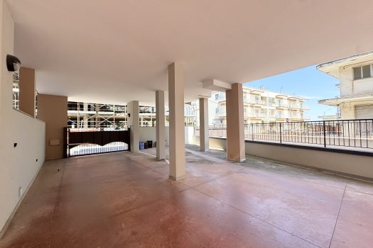 Appartamento 129 mq con balconi, posto auto, luminoso 3° piano