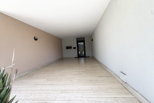 Appartamento 129 mq con balconi, posto auto, luminoso 3° piano