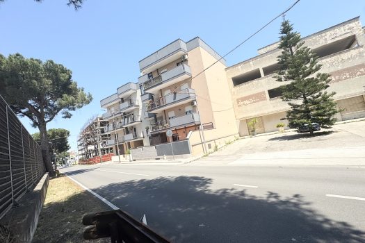 Appartamento 129 mq con balconi, posto auto, luminoso 3° piano