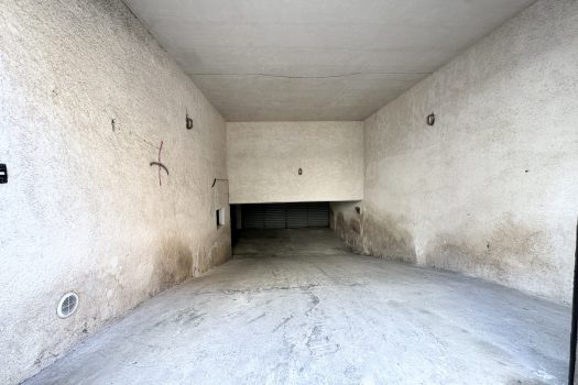 Monopoli – Zona Stadio | Box auto di 21 mq