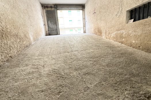 Monopoli – Zona Stadio | Box auto di 21 mq