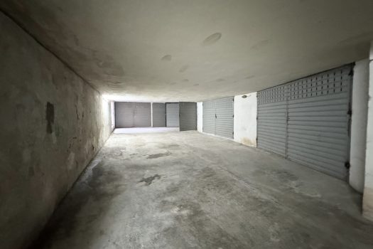 Monopoli – Zona Stadio | Box auto di 21 mq