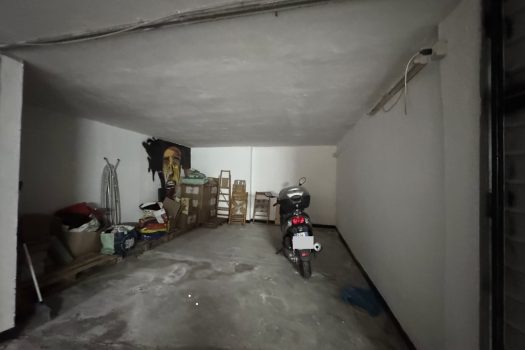 Monopoli – Zona Stadio | Box auto di 21 mq