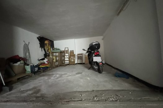 Monopoli – Zona Stadio | Box auto di 21 mq