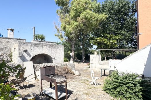 Monopoli Sant’Oceano | Abitazione d’epoca con pineta e terreno
