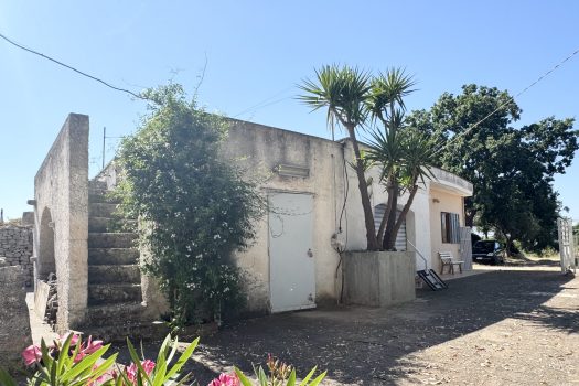 Monopoli Sant’Oceano | Abitazione d’epoca con pineta e terreno