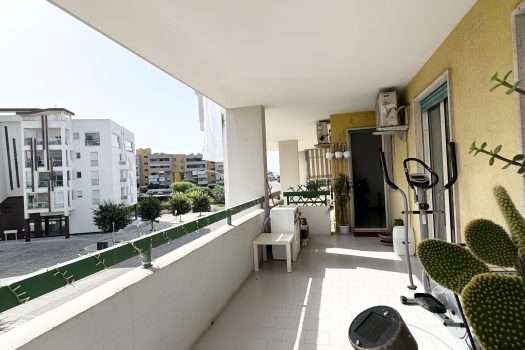 Monopoli | Ampio 4 vani con doppi servizi e vista mare