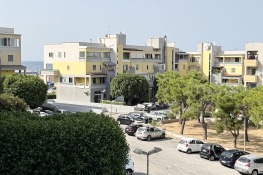 Monopoli | Ampio 4 vani con doppi servizi e vista mare