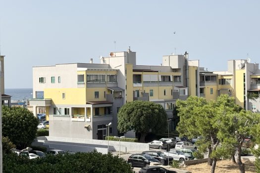 Monopoli | Ampio 4 vani con doppi servizi e vista mare