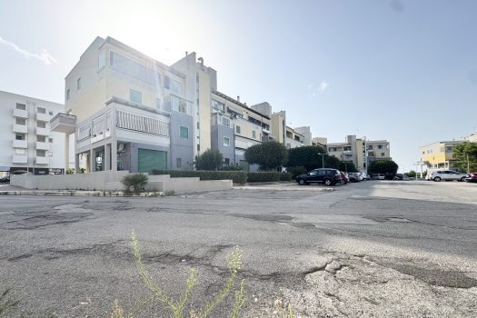 Monopoli | Ampio 4 vani con doppi servizi e vista mare