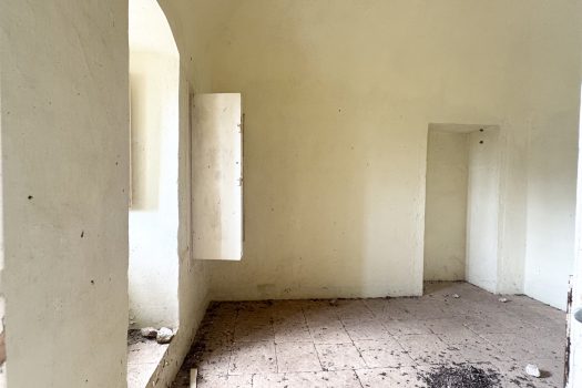 Dimora d’epoca in pietra tra ulivi secolari